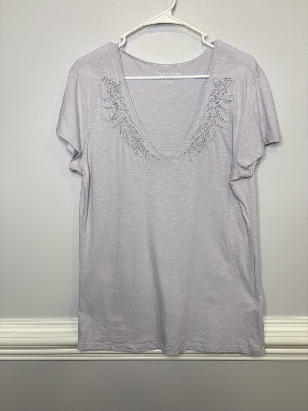 Banana Republic Light Lavender V-Neck Embellished Short Sleeve Tee